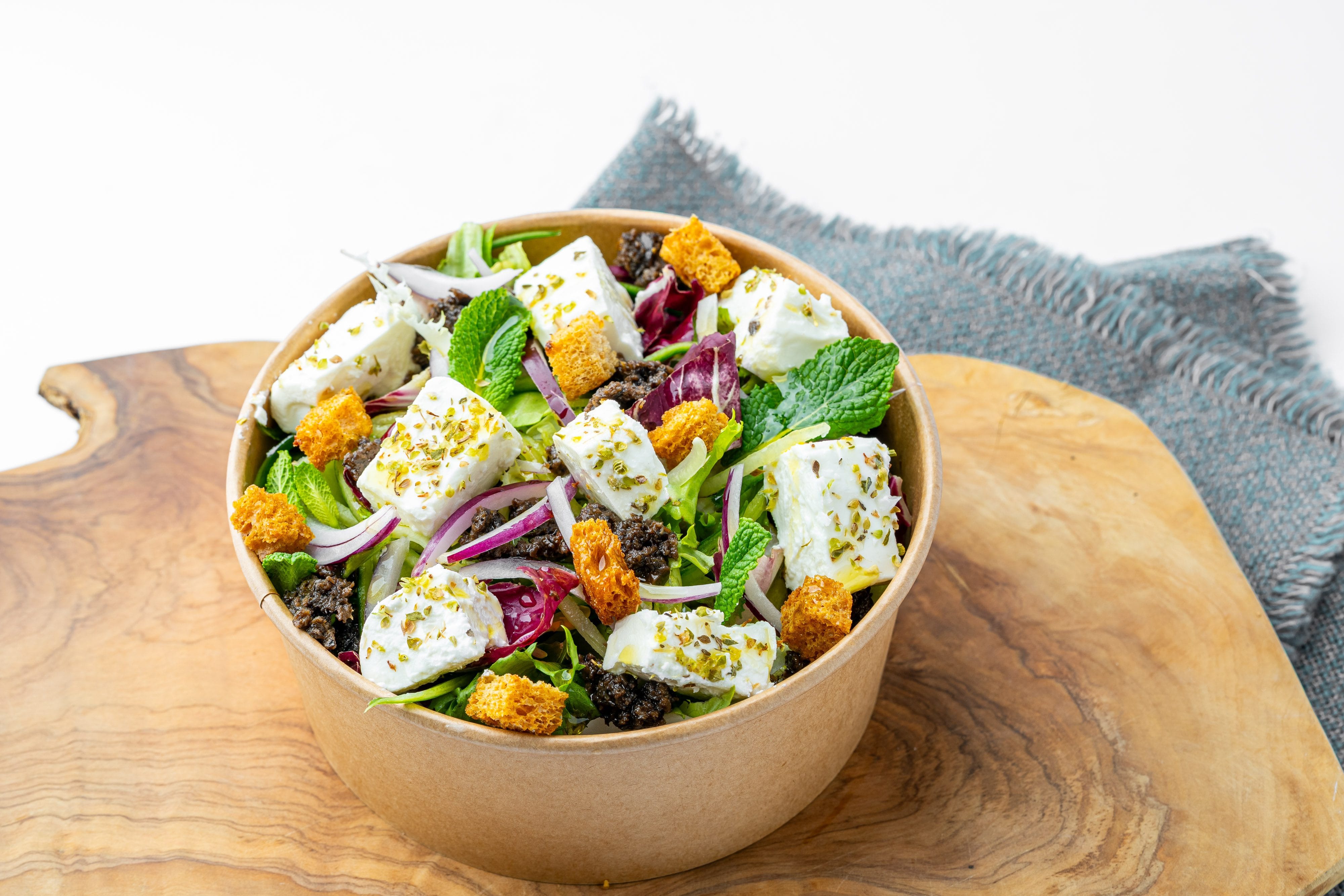 Salată Mediteraneană 4