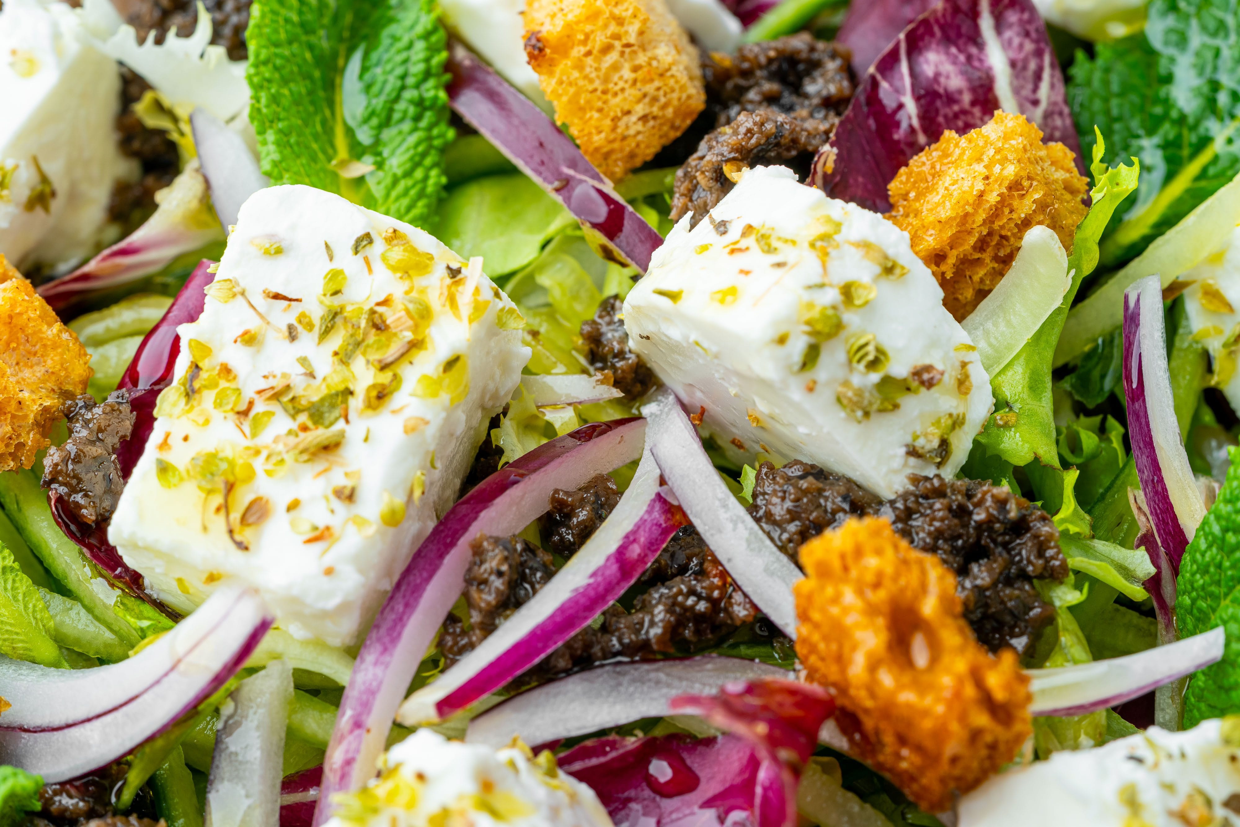 Salată Mediteraneană 2